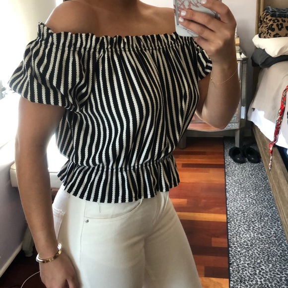 H&M black and white striped off the shoulder top - Picture 3 of 4